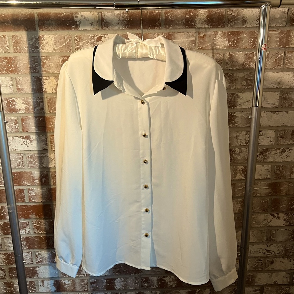 White button down blouse size L